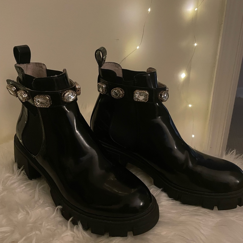 Steve Madden Shiney Amulet Boot